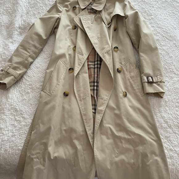 Burberry Stone/ Beige Ivybridge Trench Coat 6 / M